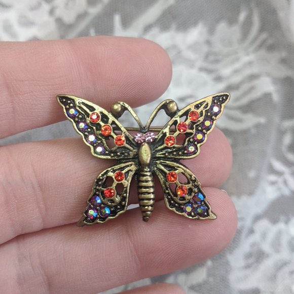Jewelry - VTG aurora borealis rhinestone butterfly pin